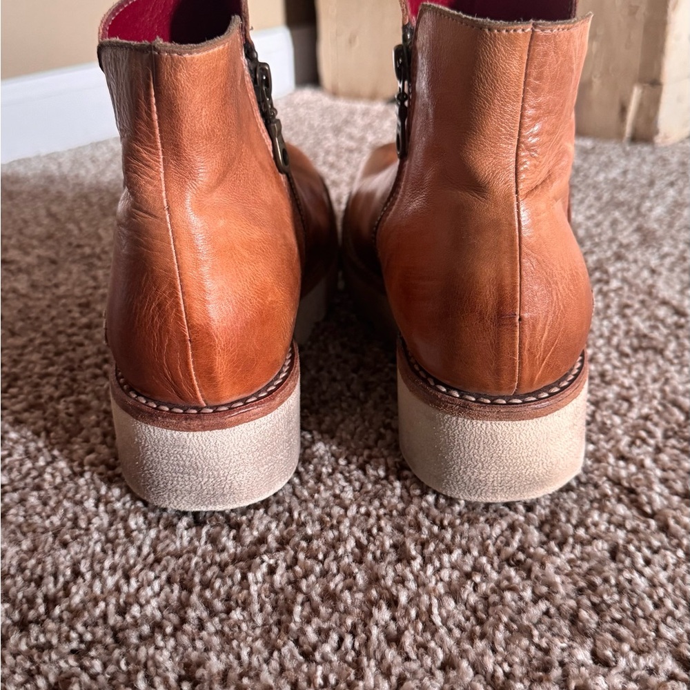 BED|STU Tan Ankle Boots with Distressed Leather and Chunky Sole - Picture 5 of 7